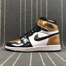 Кроссовки Nike Air Jordan 1 Retro High Gold Toe