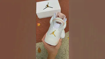 2021 Air Jordan 6 retro gold hoops