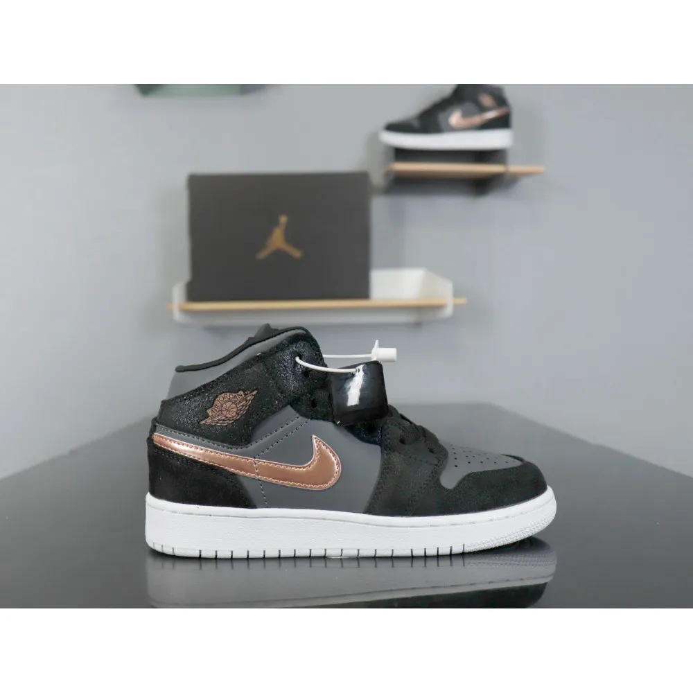 Кроссовки Nike Air Jordan 1 Retro High Black/Grey-0